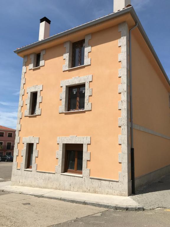 The building in which az apartmanhoteleket is located