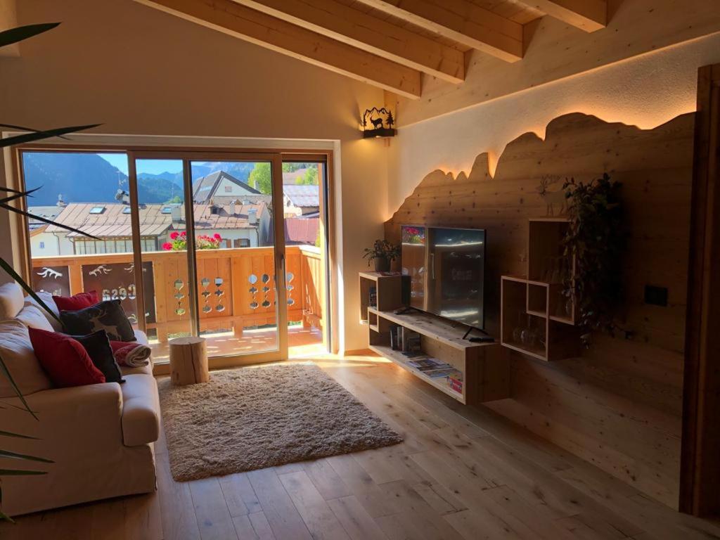 A television and/or entertainment centre at Cèsa Prinoth
