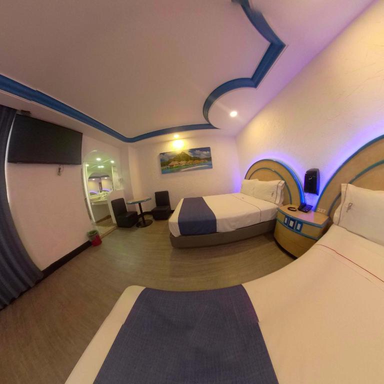 Hotel Coacalco - Large Double Room
