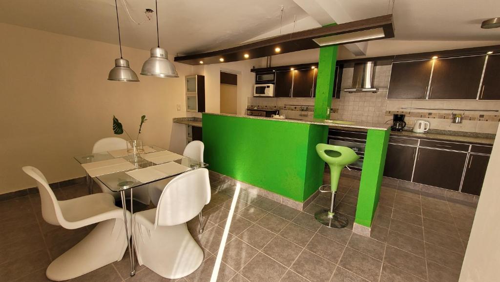 Victorino House en el Cerro de las Rosas con cochera - Appartement D'une Chambre