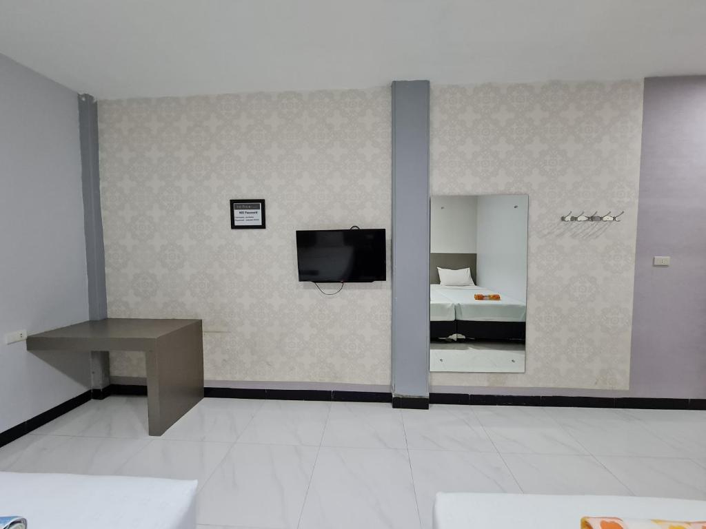 TV a/nebo společenská místnost v ubytování My Home Aceh