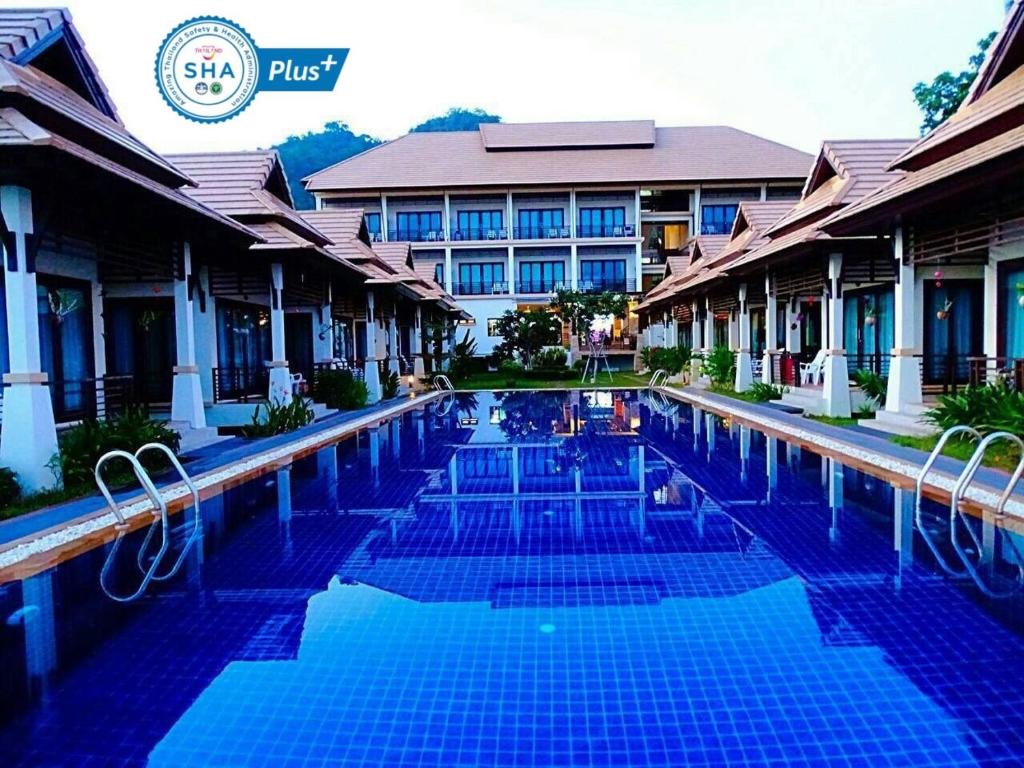 Hồ bơi trong/gần Poolsawat Villa - SHA Plus