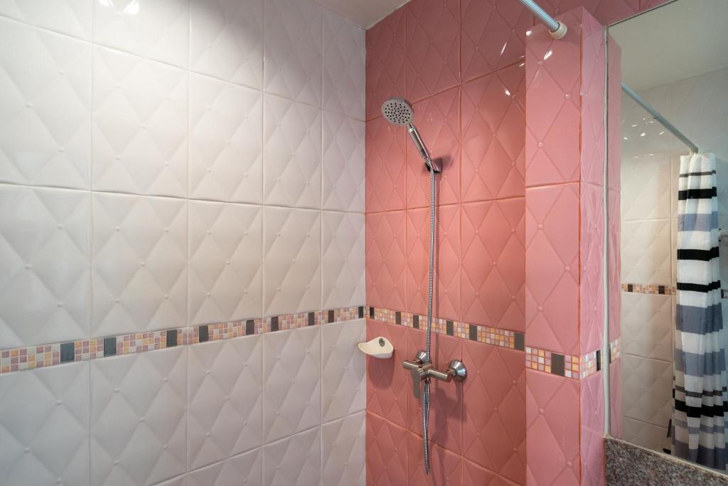 Ванная комната в Memory Karon Resort