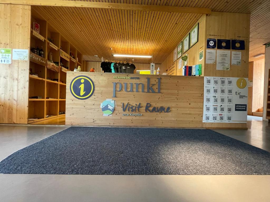 Certifikát, hodnocení, plakát nebo jiný dokument vystavený v ubytování Youth Hostel Punkl