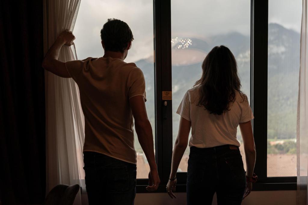 Nespecifikovaný výhled na hory nebo výhled na hory při pohledu z hotelu