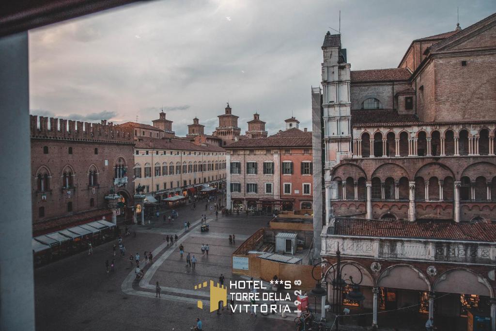 Nespecifikovaný výhled na destinaci Ferrara nebo výhled na město při pohledu z hotelu