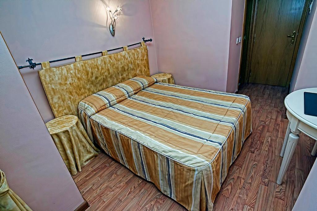 Hostal Stop - Chambre Simple