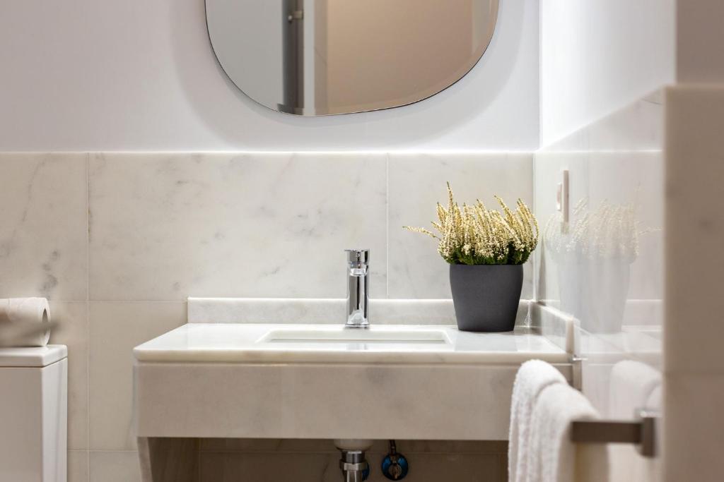 LS9- La Palmera Luxury by Valcambre, Seville – Updated 2023 ...
