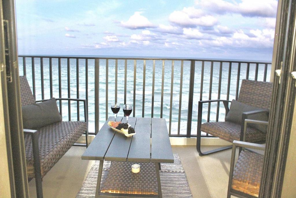 Ocean Breeze Condo, Jensen Beach (updated prices 2024)