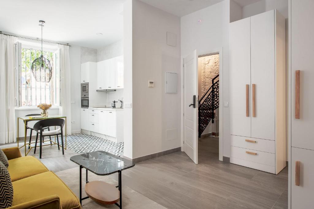 Hernando Colón Olehousing - 5