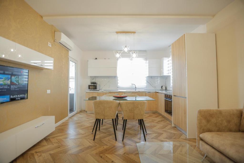 Miku Apartments-LUXURY City View at Wilson Square - Image 12