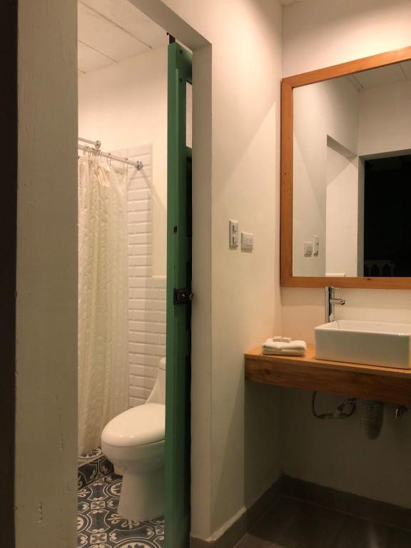 Selah Hotel & Coffee - Single Room