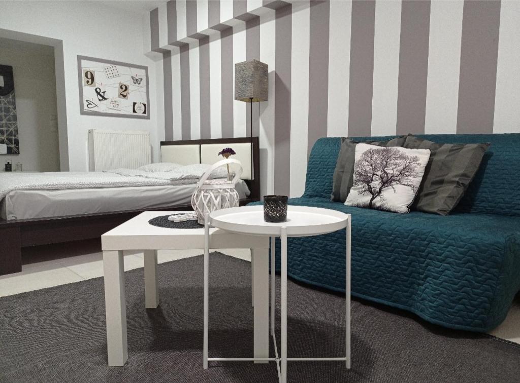 Nice Studio, Neoi Epivates (updated prices 2026)