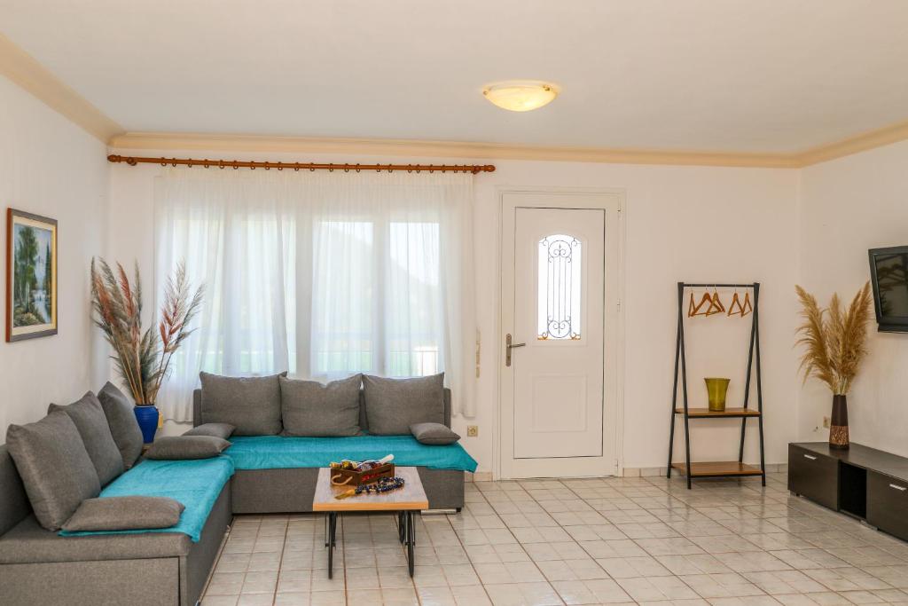 Coin salon dans l'établissement VILLA MITZELOS