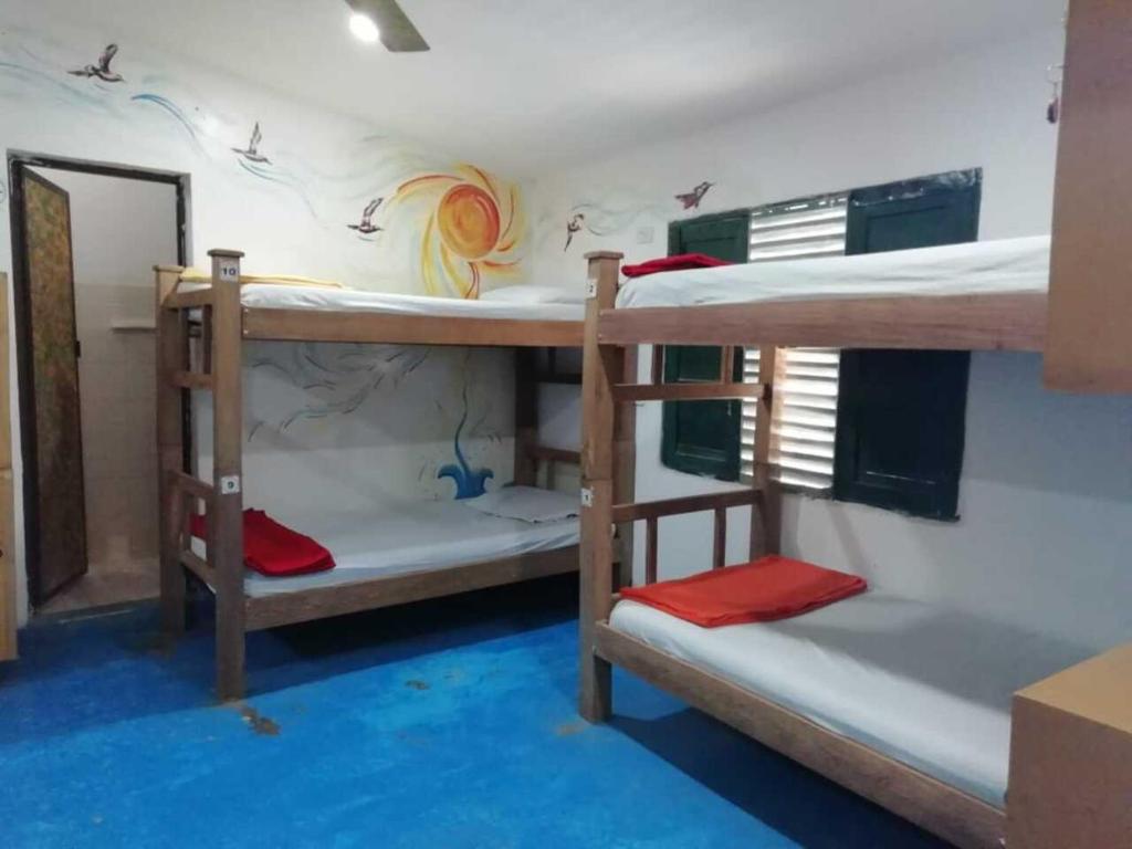 Bunk bed o mga bunk bed sa kuwarto sa Hostel Villa Mary