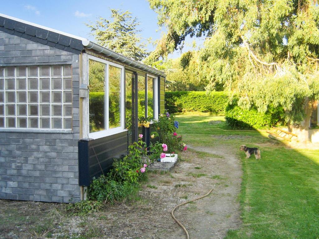 Gallery image of Maison d&#39;une chambre a Tredrez Locquemeau a 800 m de la plage avec jardin amenage et wifi in Coat-Tredrez