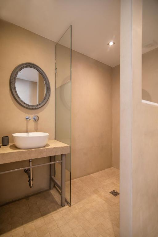 A bathroom at Emporikon Athens Hotel