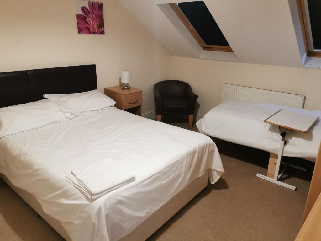 Gallery image of Room 104 in Ledsham