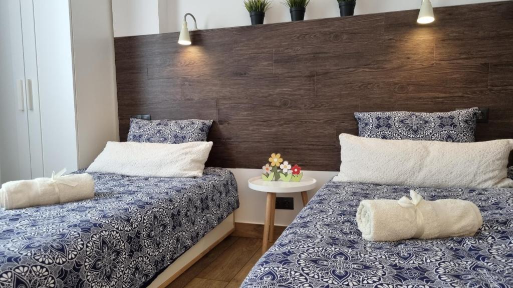 Postel nebo postele na pokoji v ubytování Old Town City Center Apartment