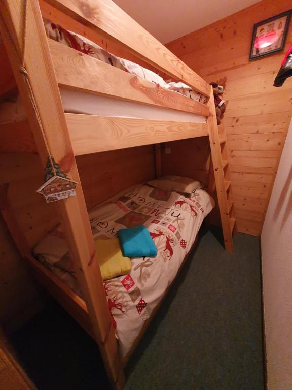 Postel nebo postele na pokoji v ubytování 2 pièce cabine Val Thorens