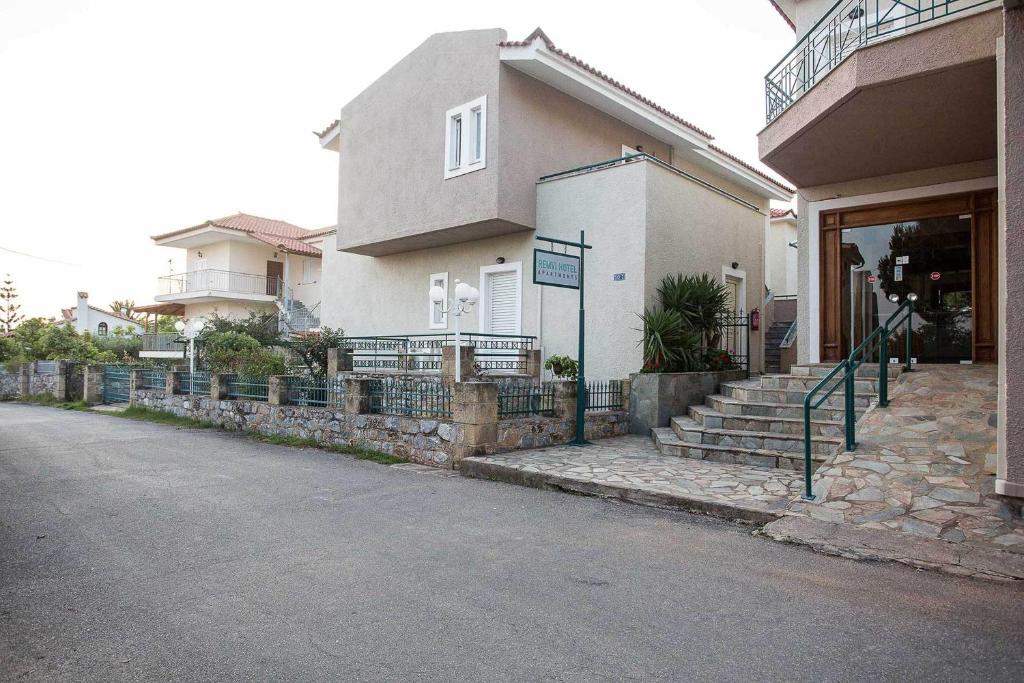 アパートホテルが所在する建物