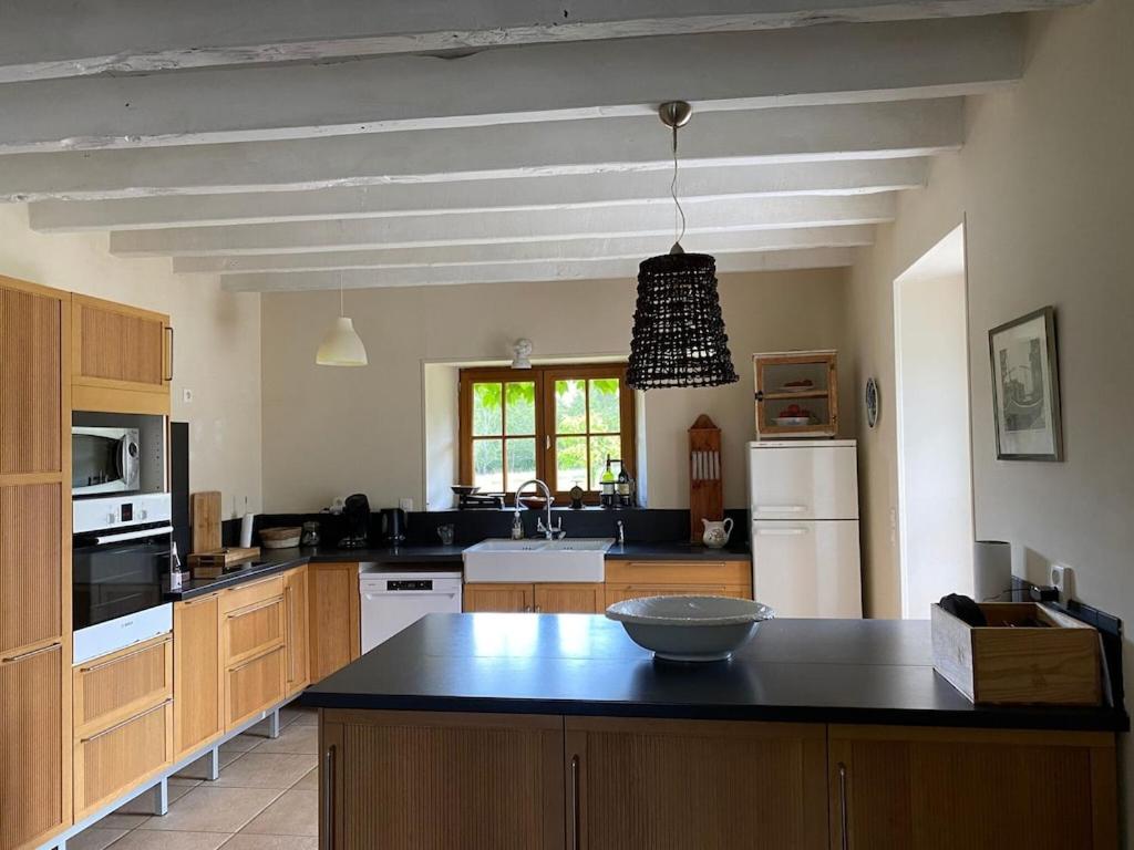 Cosy Farmhouse in Lussac-les-églises with Swimming Pool
