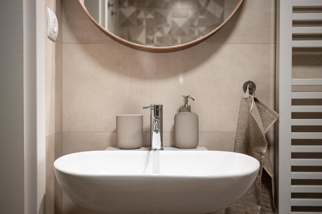 A bathroom at Ozone One Apartment