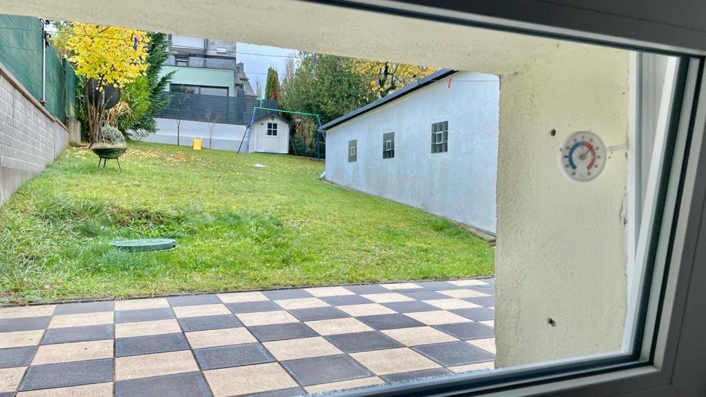 Simple room in Luxembourg city - Resim 1