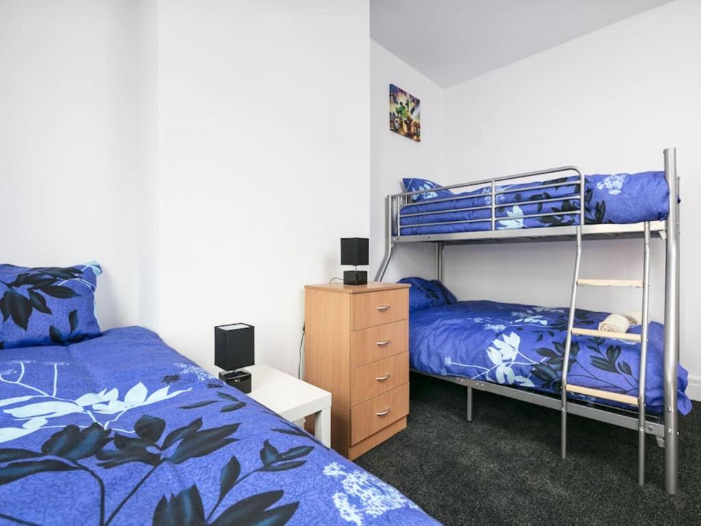 Shared Short Term South Manchester Accommodation - Family Room