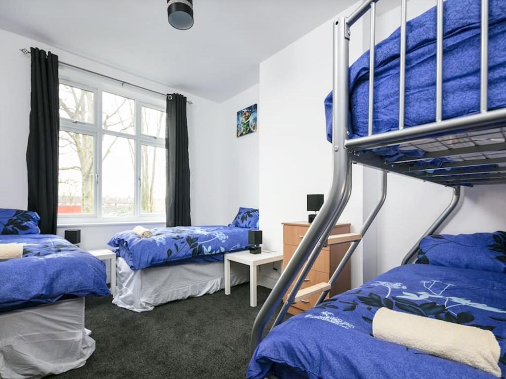 Shared Short Term South Manchester Accommodation - Family Room