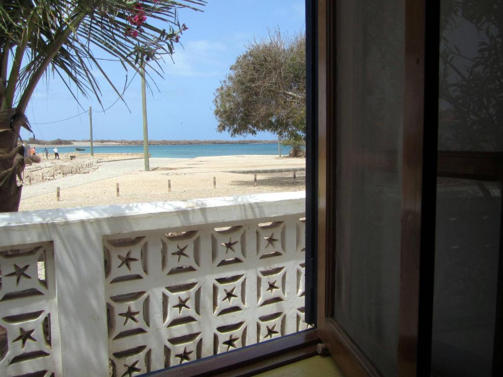 Casa Evora Calheta - Typical fisherman's house on beach, room reservation