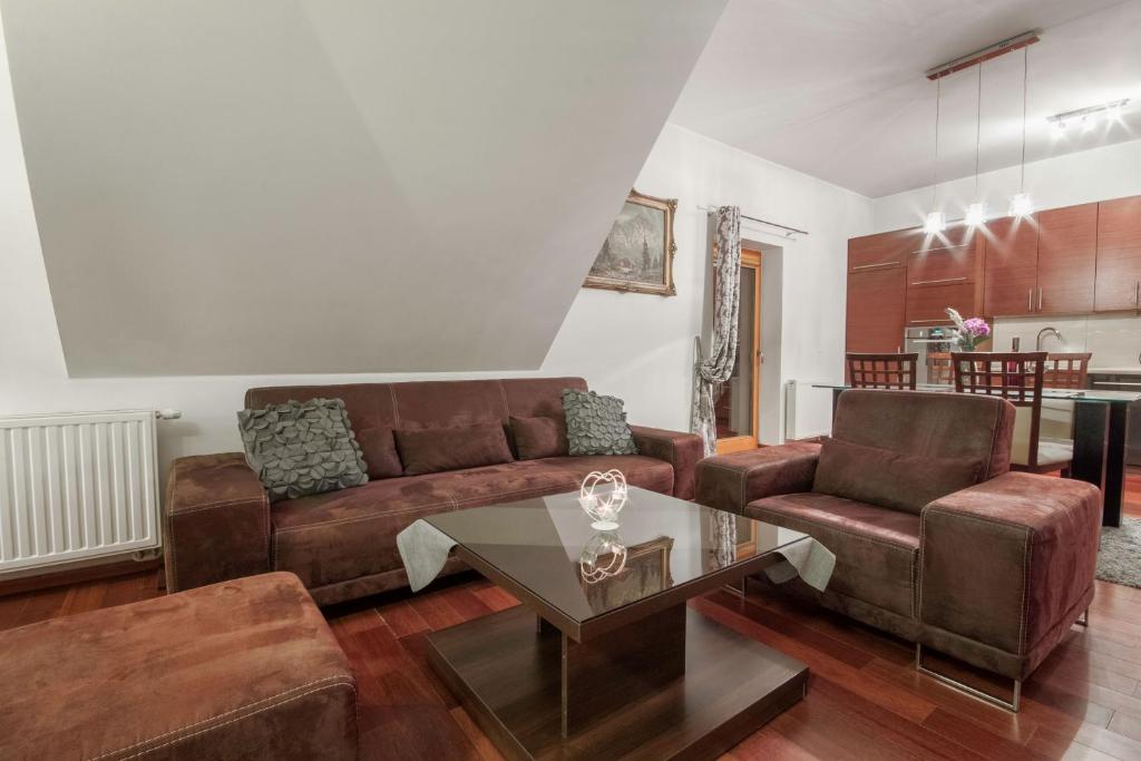 Posedenie v ubytovaní ApartSerwis - Gorące Źródła Apartament Lodowa Kopa 1