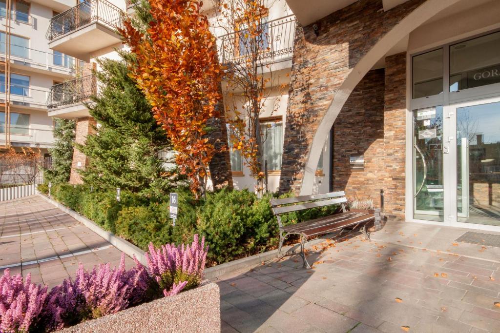 Vonkajšia záhrada v ubytovaní ApartSerwis - Gorące Źródła Apartament Lodowa Kopa 2