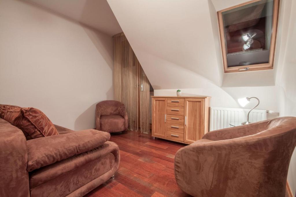 Posedenie v ubytovaní ApartSerwis - Gorące Źródła Apartament Szałasówka