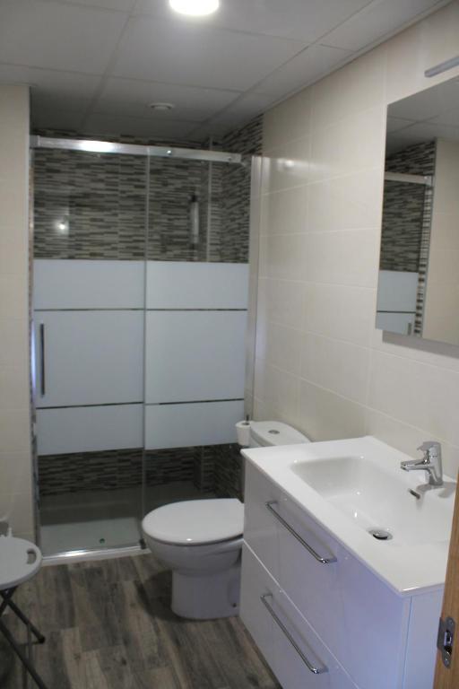A bathroom at Apartamentos Turísticos ESCORRALADAS
