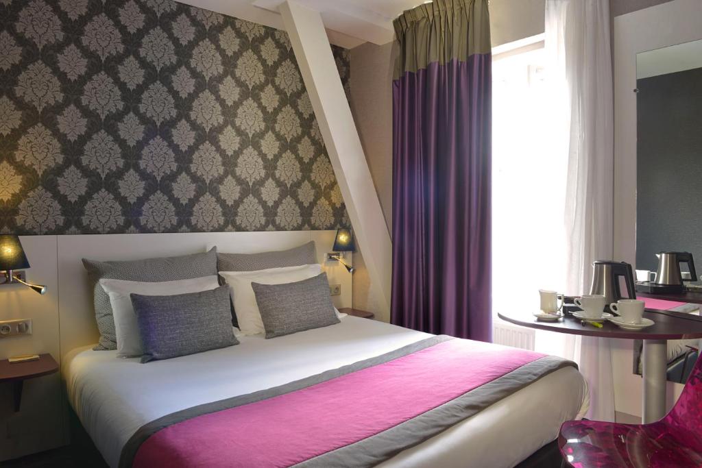 Logis Hôtel-Restaurant LE FONTARABIE - Standaard Drievoudige Kamer