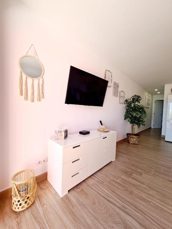 TV a/nebo společenská místnost v ubytování Sea View