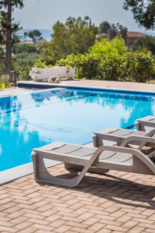 The swimming pool at or close to Villa Glavina