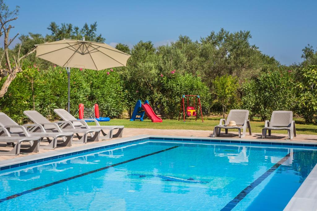 The swimming pool at or close to Villa Glavina