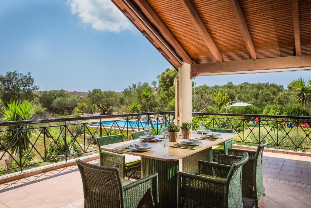 The swimming pool at or close to Villa Glavina