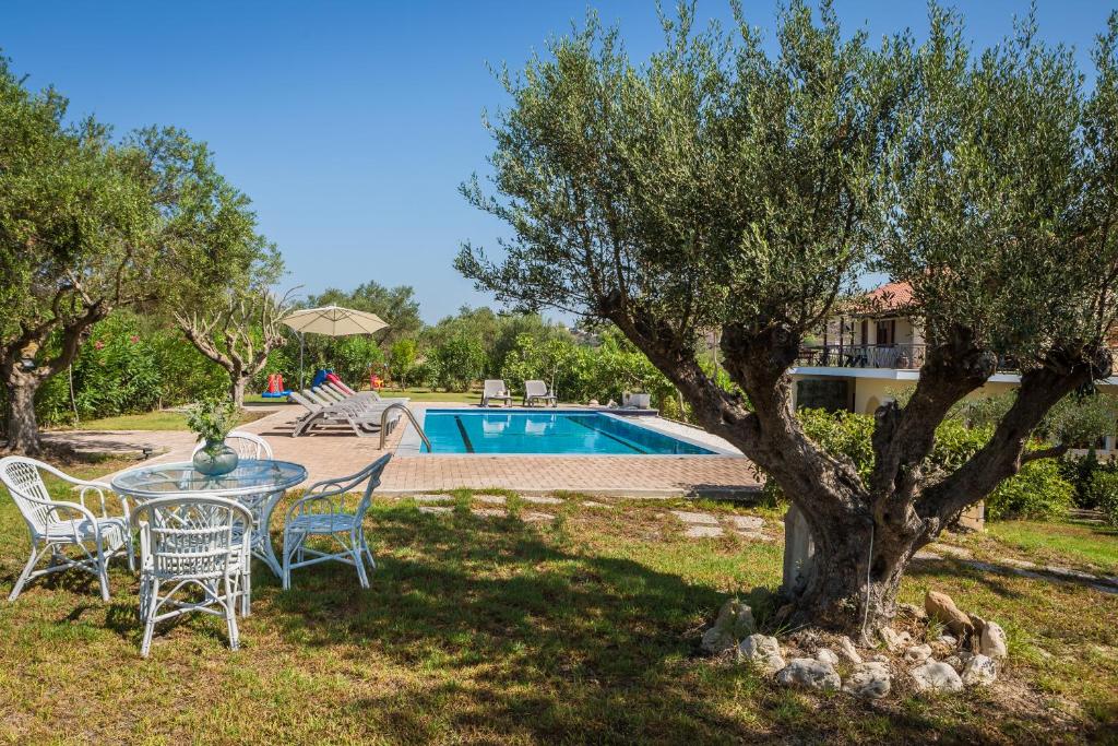 The swimming pool at or close to Villa Glavina