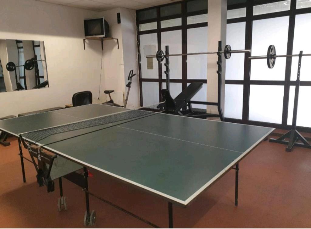 Ping-pong facilities at Bansko C207 apartman or nearby