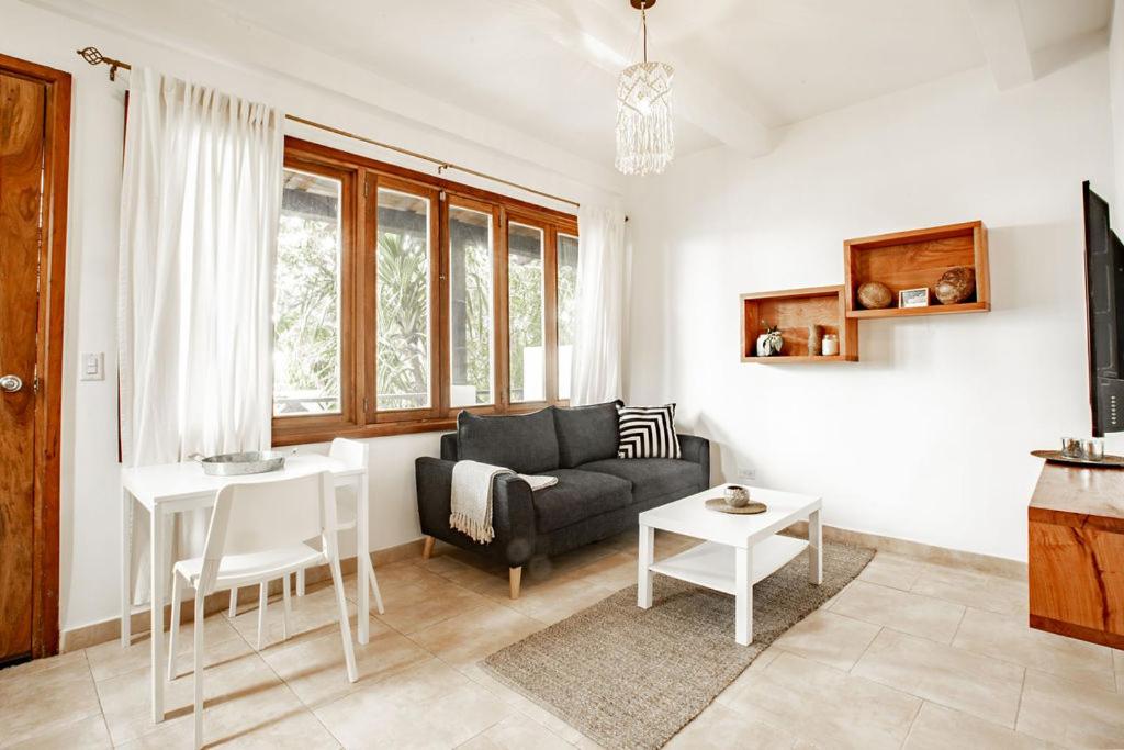 Televiisor ja/või meelelahutuskeskus majutusasutuses Playa Venao Hotel Resort