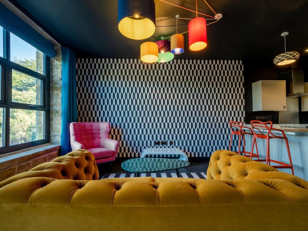Posezení v ubytování Bowers Mill Aparthotel