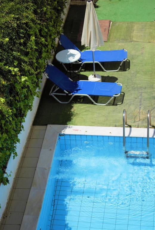 Bazén v ubytování Apollon Hotel nebo v jeho okolí