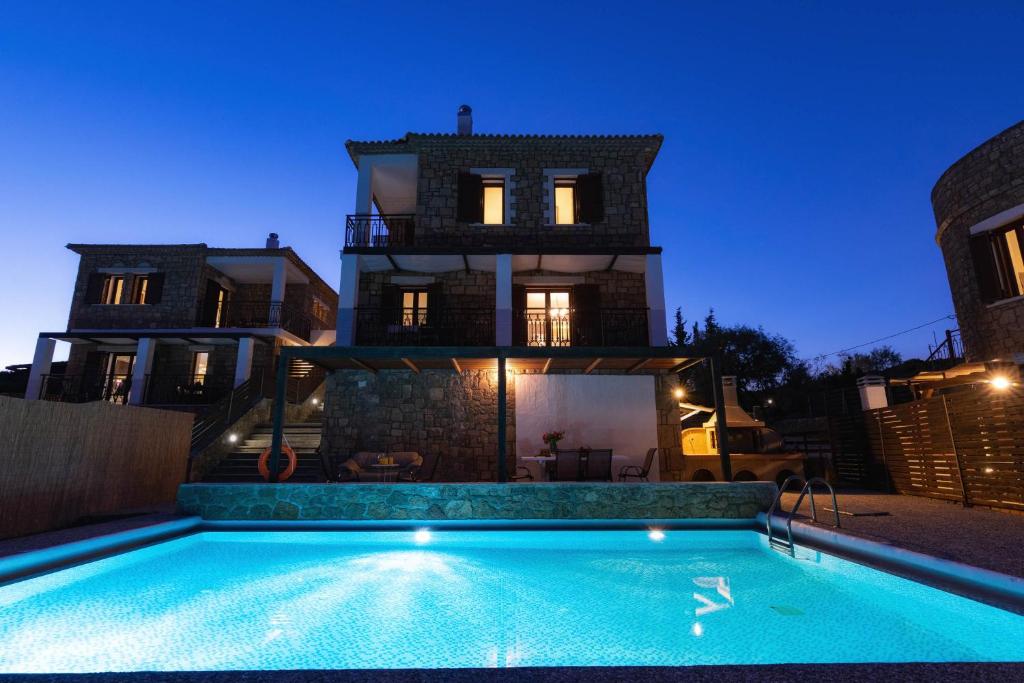 Bazén v ubytování Armonia Seaside Villas nebo v jeho okolí