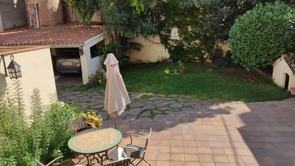 A garden outside Casa MO