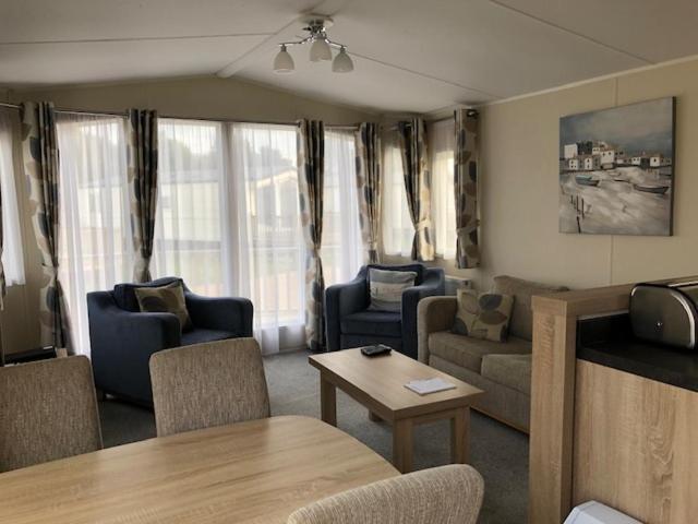 Gallery image of Tern 32 Dog Friendly Holiday Caravan in Wells next the Sea