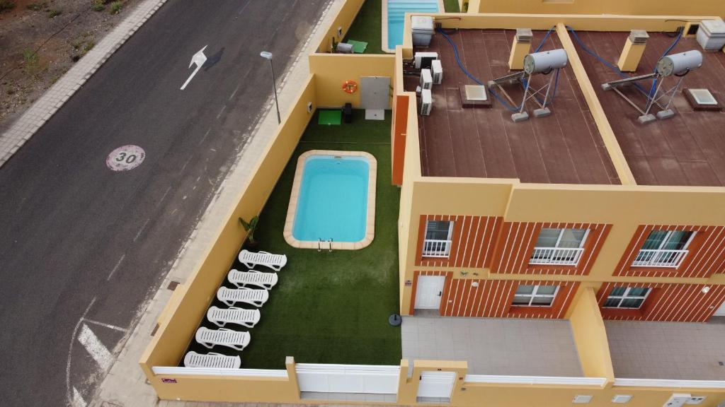Mariposas Home Pool - Three-Bedroom Townhouse
