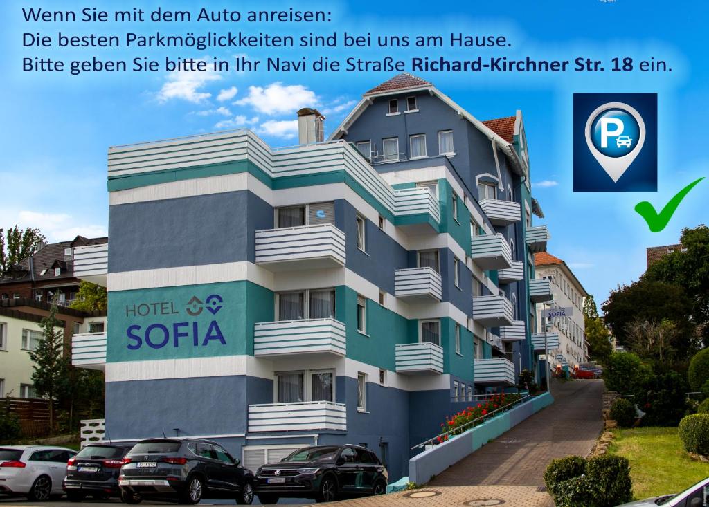 Hotel Sofia في باد فيلدونجين: مبنى عليه لافته مكتوب عليها فندق sig